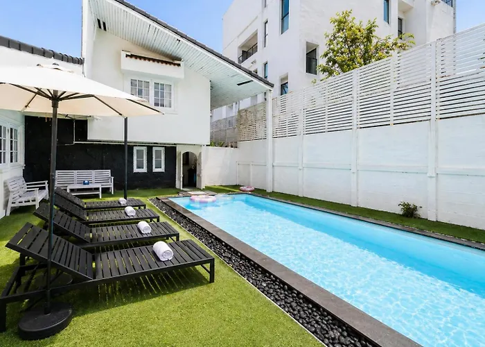 Elegant 5br Pool In Bangkok-peaceful 度假居