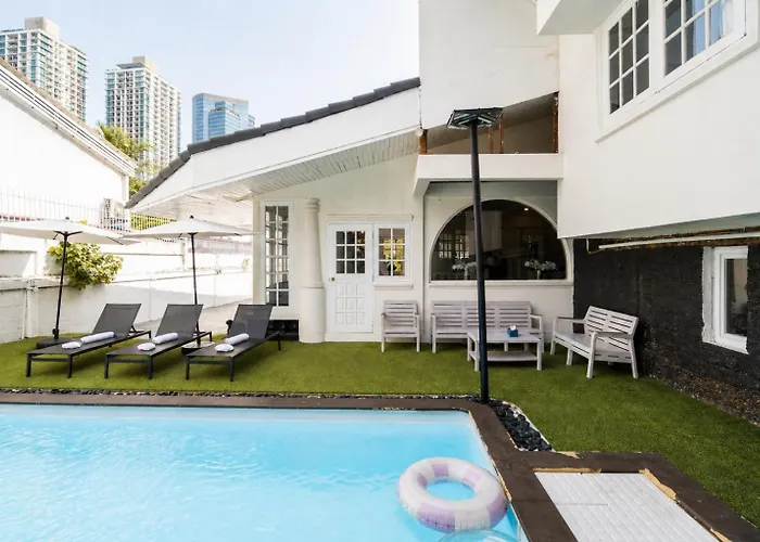 Elegant 5br Pool In Bangkok-peaceful 度假居 曼谷