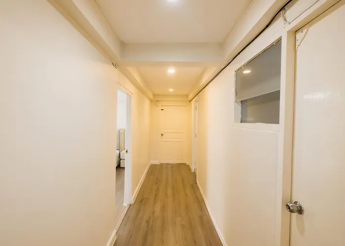 Elegant 5br Pool In Bangkok-peaceful 度假居