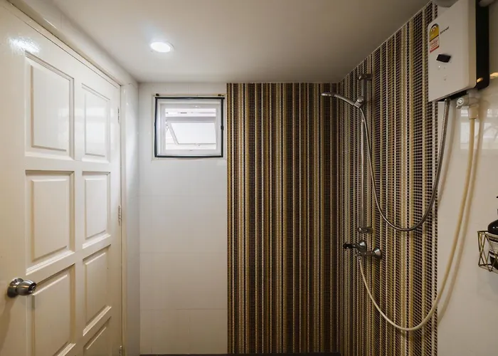 Elegant 5br Pool In Bangkok-peaceful * 曼谷